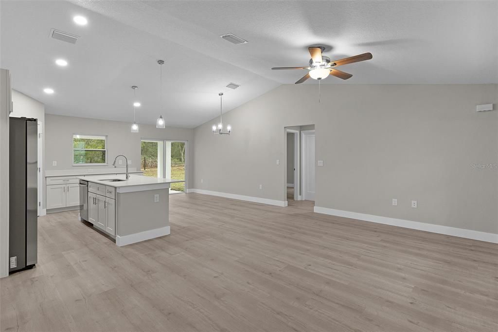 Active With Contract: $264,900 (3 beds, 2 baths, 1448 Square Feet)