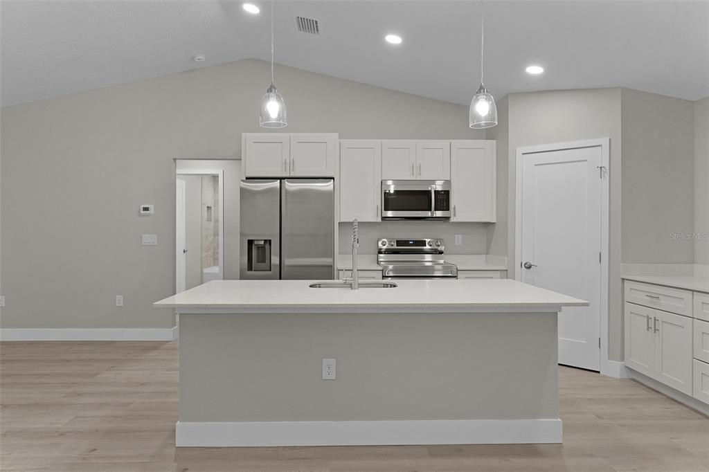 Active With Contract: $264,900 (3 beds, 2 baths, 1448 Square Feet)
