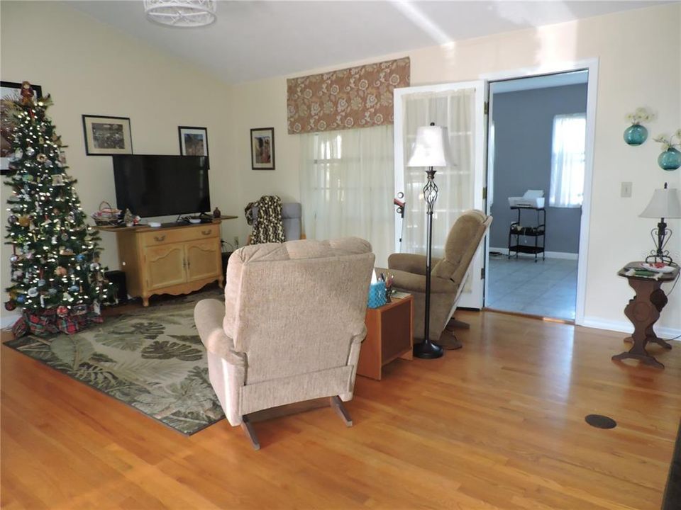 For Sale: $298,700 (3 beds, 2 baths, 1773 Square Feet)