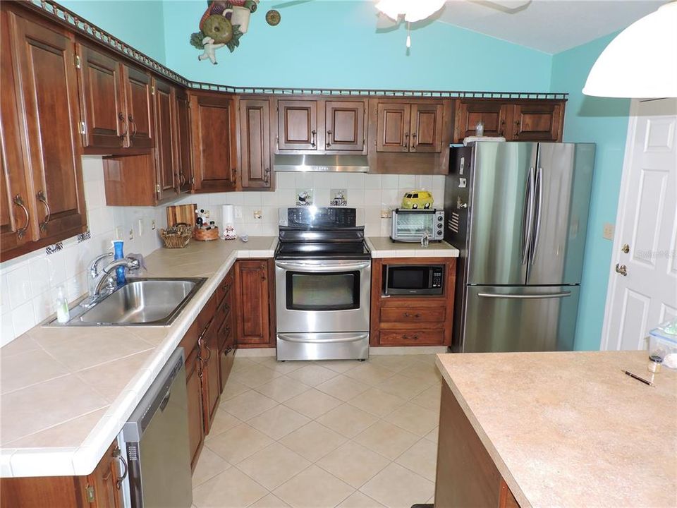 For Sale: $298,700 (3 beds, 2 baths, 1773 Square Feet)