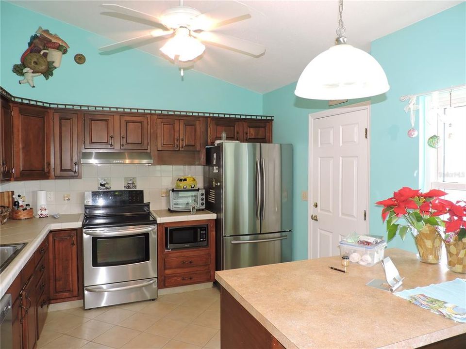 For Sale: $298,700 (3 beds, 2 baths, 1773 Square Feet)