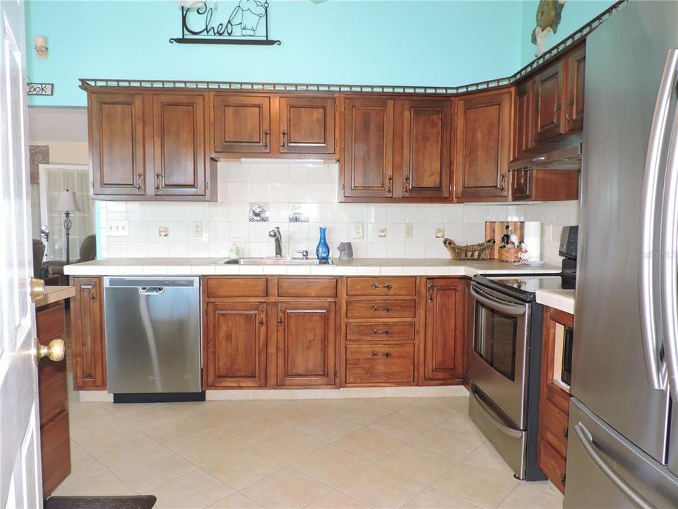 For Sale: $298,700 (3 beds, 2 baths, 1773 Square Feet)