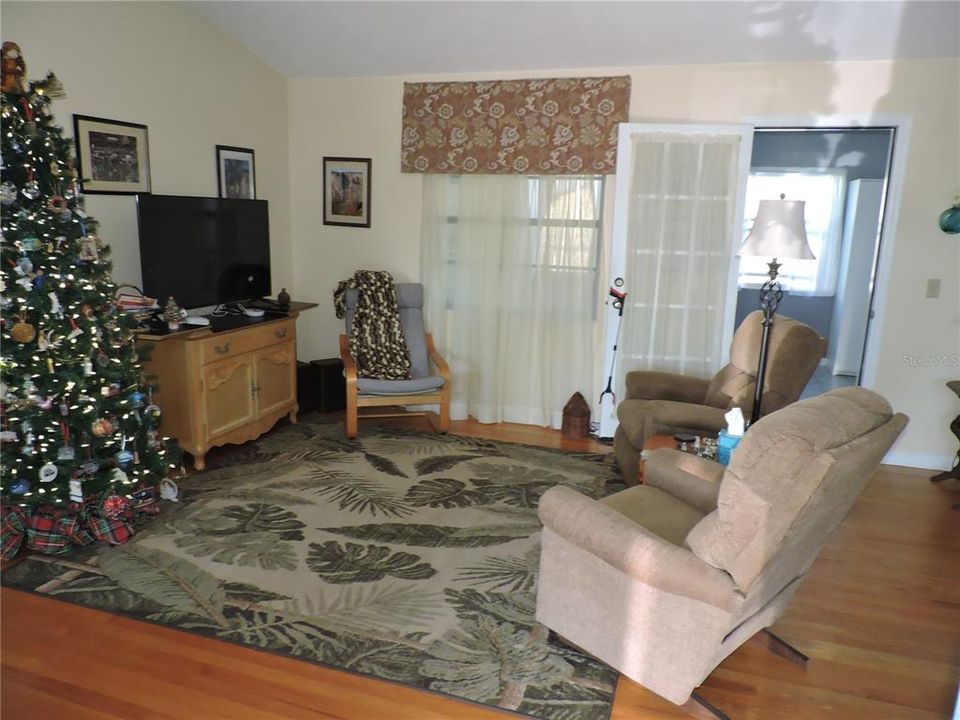 For Sale: $298,700 (3 beds, 2 baths, 1773 Square Feet)