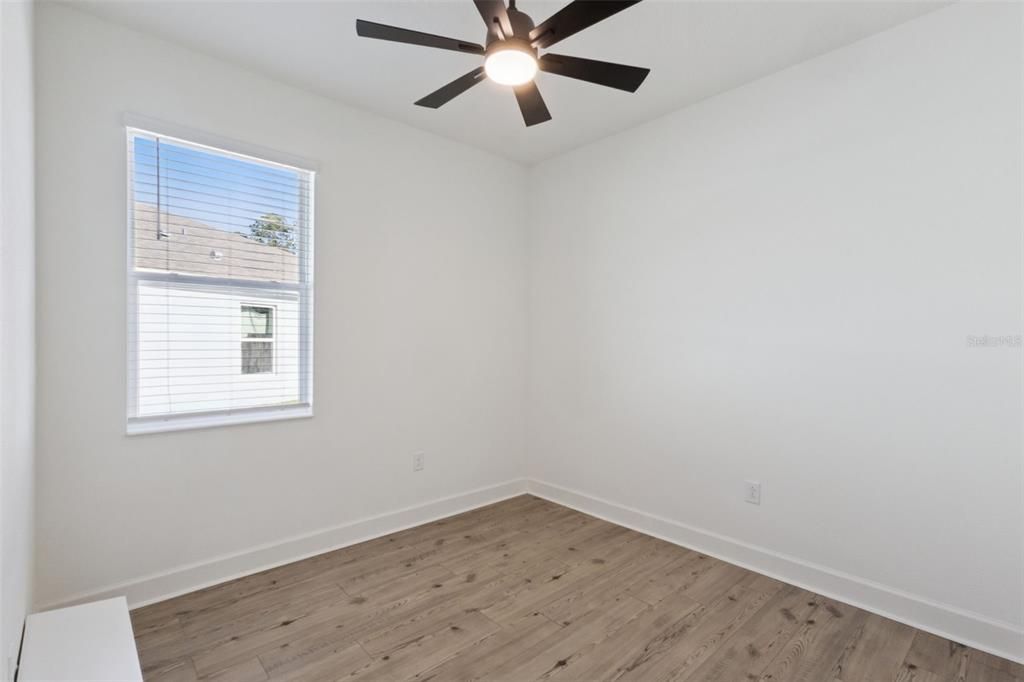 En Venta: $467,000 (4 camas, 2 baños, 1983 Pies cuadrados)