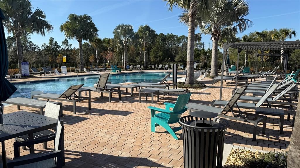 En Venta: $467,000 (4 camas, 2 baños, 1983 Pies cuadrados)