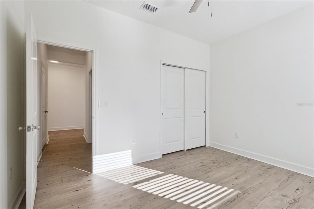 En Venta: $467,000 (4 camas, 2 baños, 1983 Pies cuadrados)