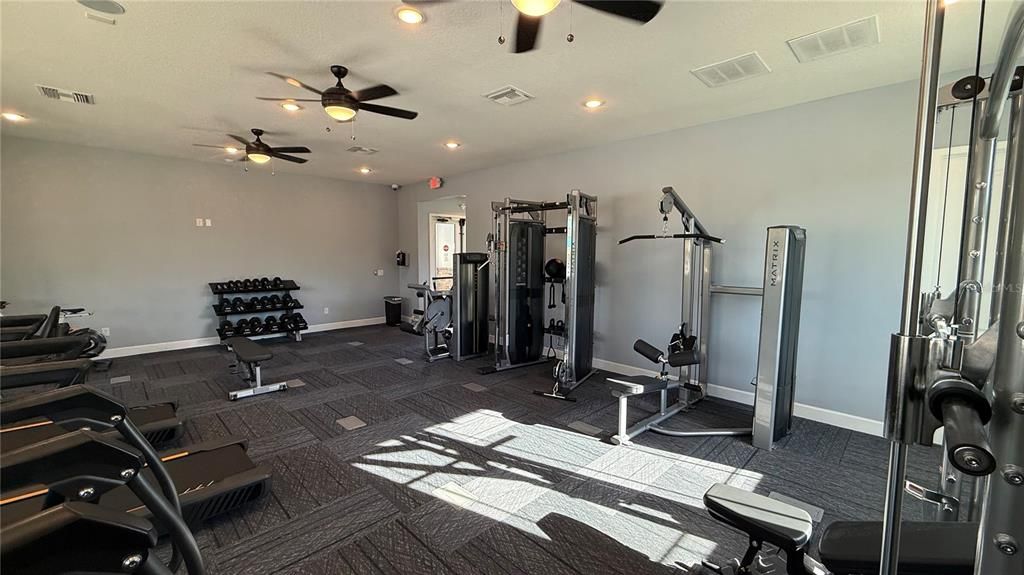 En Venta: $467,000 (4 camas, 2 baños, 1983 Pies cuadrados)