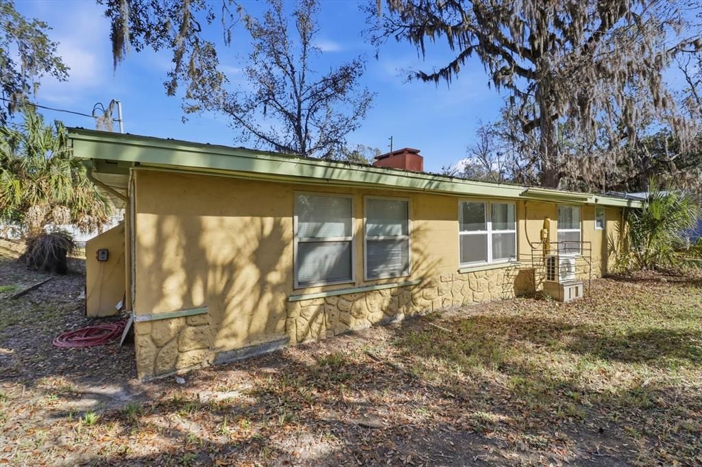 For Sale: $399,000 (3 beds, 3 baths, 1342 Square Feet)