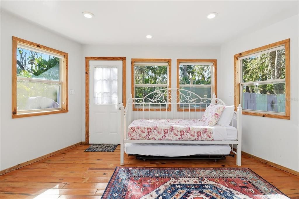 For Sale: $399,000 (3 beds, 3 baths, 1342 Square Feet)