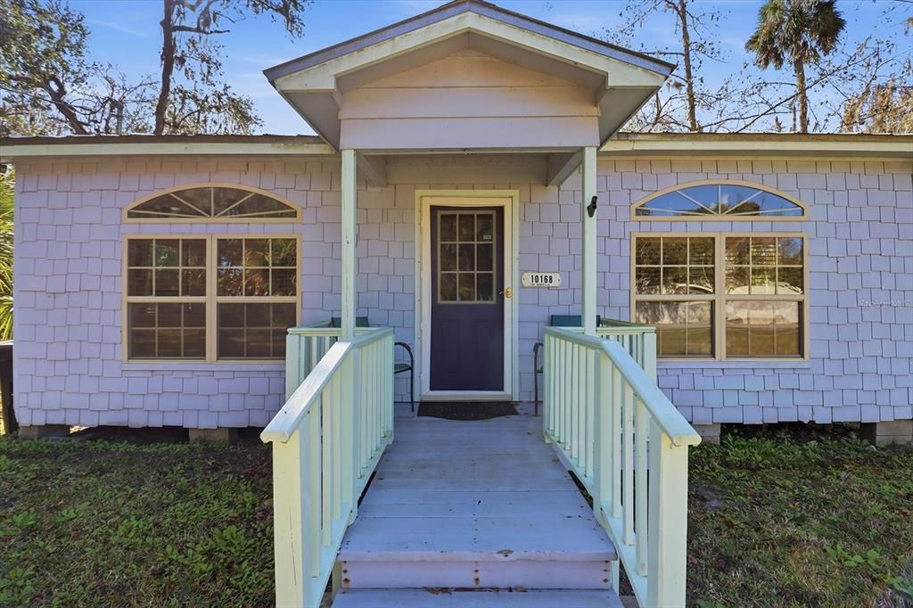 For Sale: $399,000 (3 beds, 3 baths, 1342 Square Feet)