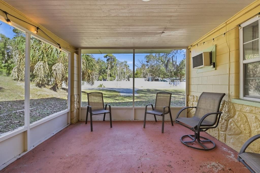 For Sale: $399,000 (3 beds, 3 baths, 1342 Square Feet)