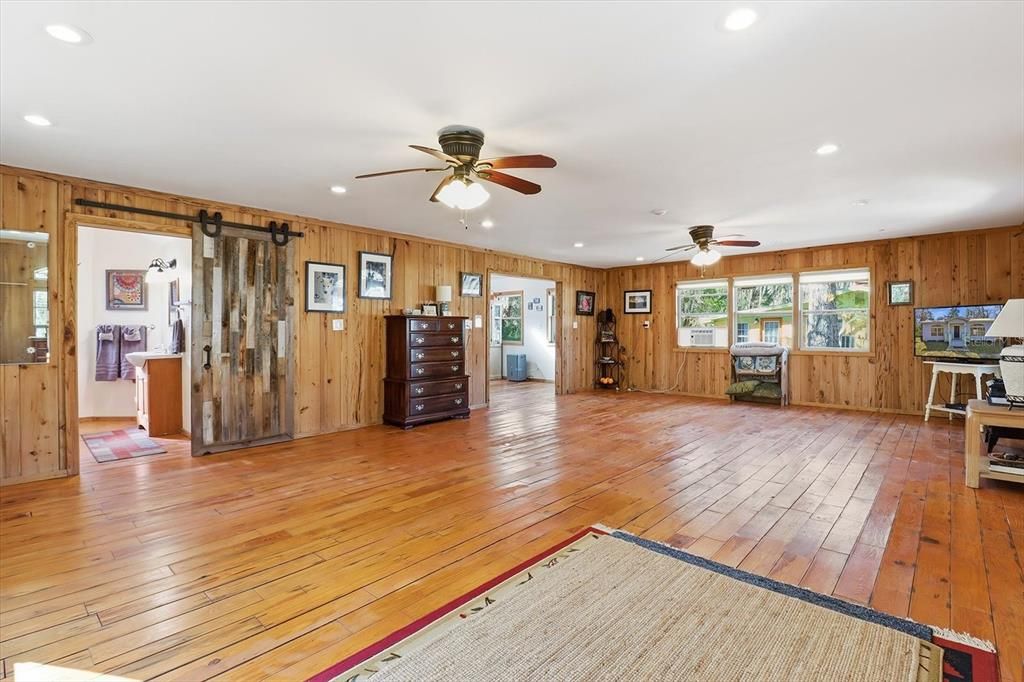 For Sale: $399,000 (3 beds, 3 baths, 1342 Square Feet)