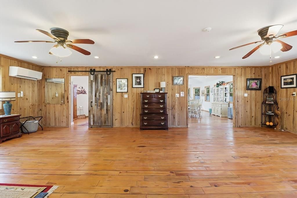 For Sale: $399,000 (3 beds, 3 baths, 1342 Square Feet)