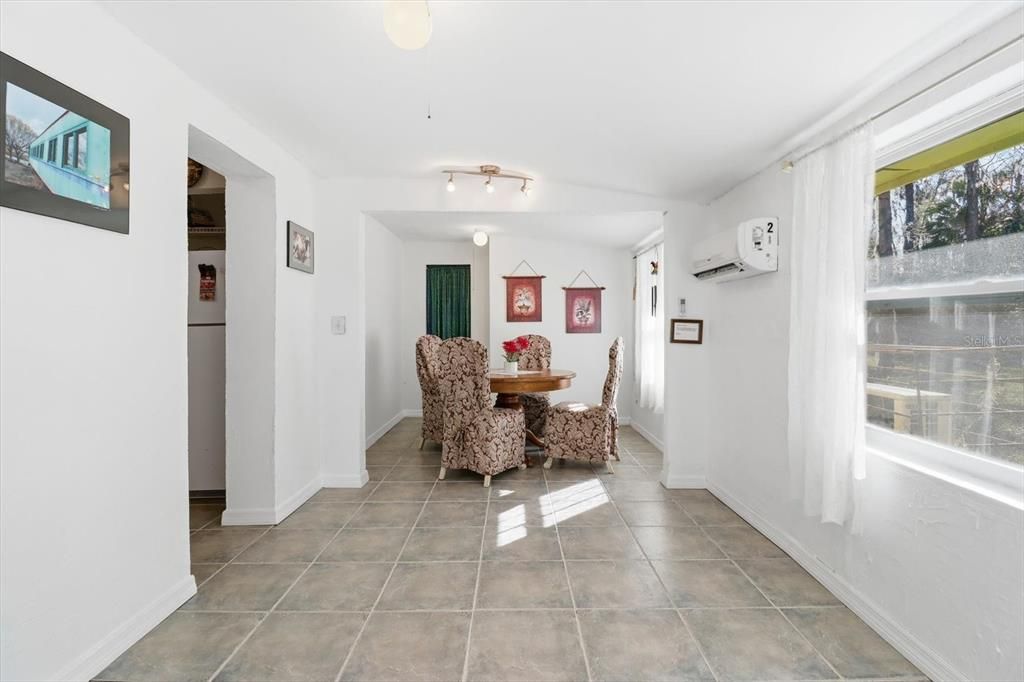 For Sale: $399,000 (3 beds, 3 baths, 1342 Square Feet)