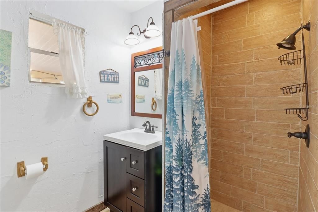 For Sale: $399,000 (3 beds, 3 baths, 1342 Square Feet)