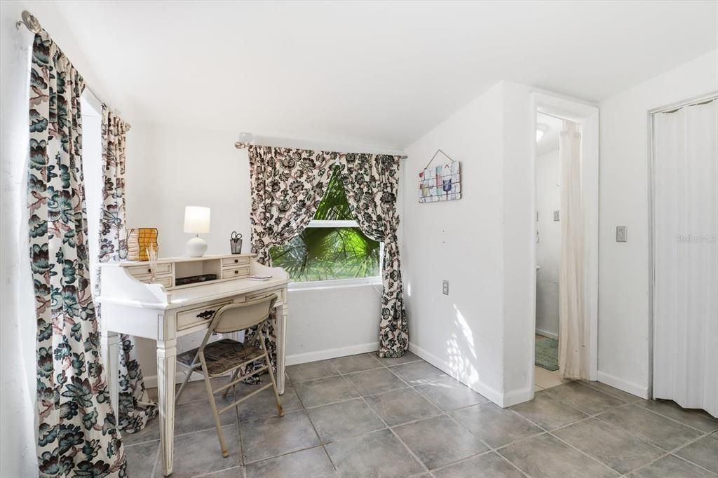 For Sale: $399,000 (3 beds, 3 baths, 1342 Square Feet)