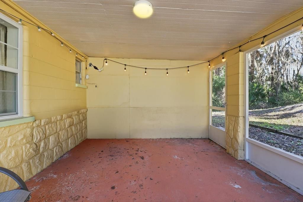 For Sale: $399,000 (3 beds, 3 baths, 1342 Square Feet)