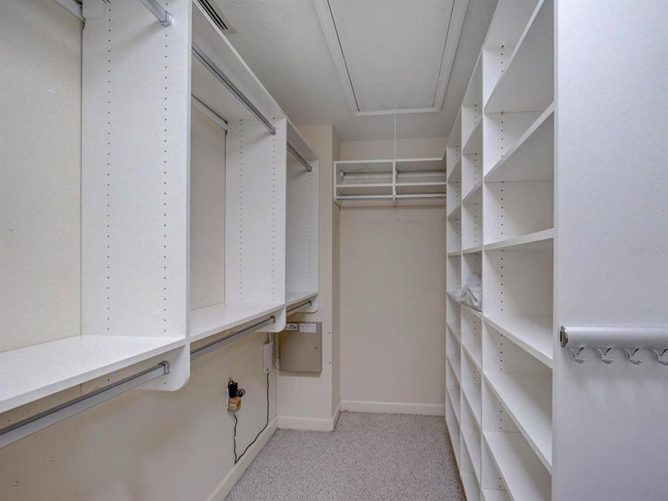 待售: $625,000 (4 贝兹, 2 浴室, 2450 平方英尺)