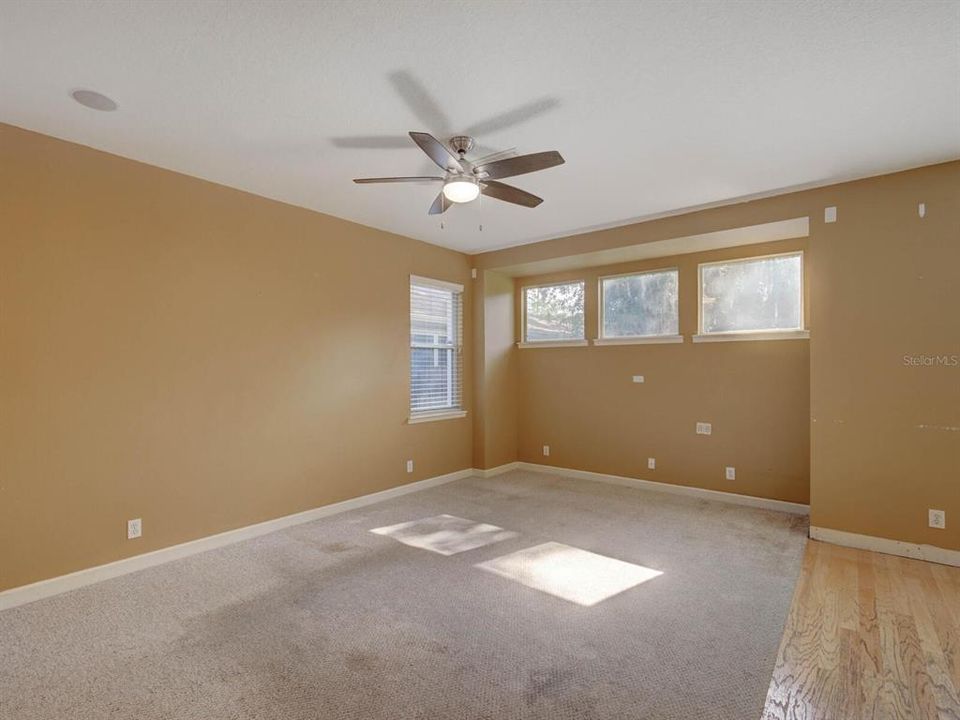 待售: $625,000 (4 贝兹, 2 浴室, 2450 平方英尺)