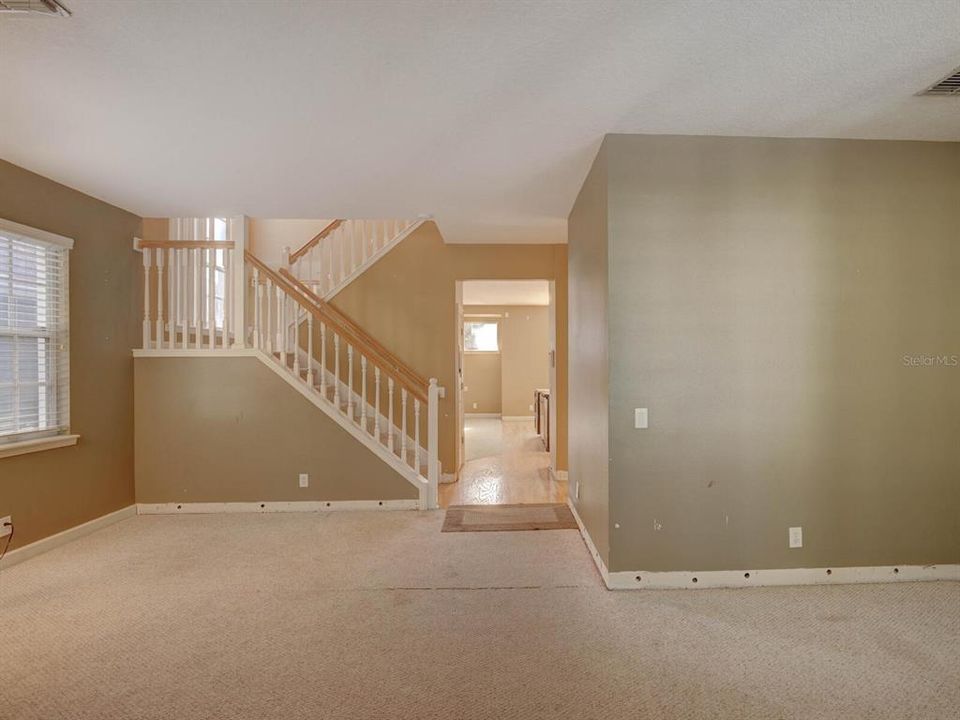 待售: $625,000 (4 贝兹, 2 浴室, 2450 平方英尺)