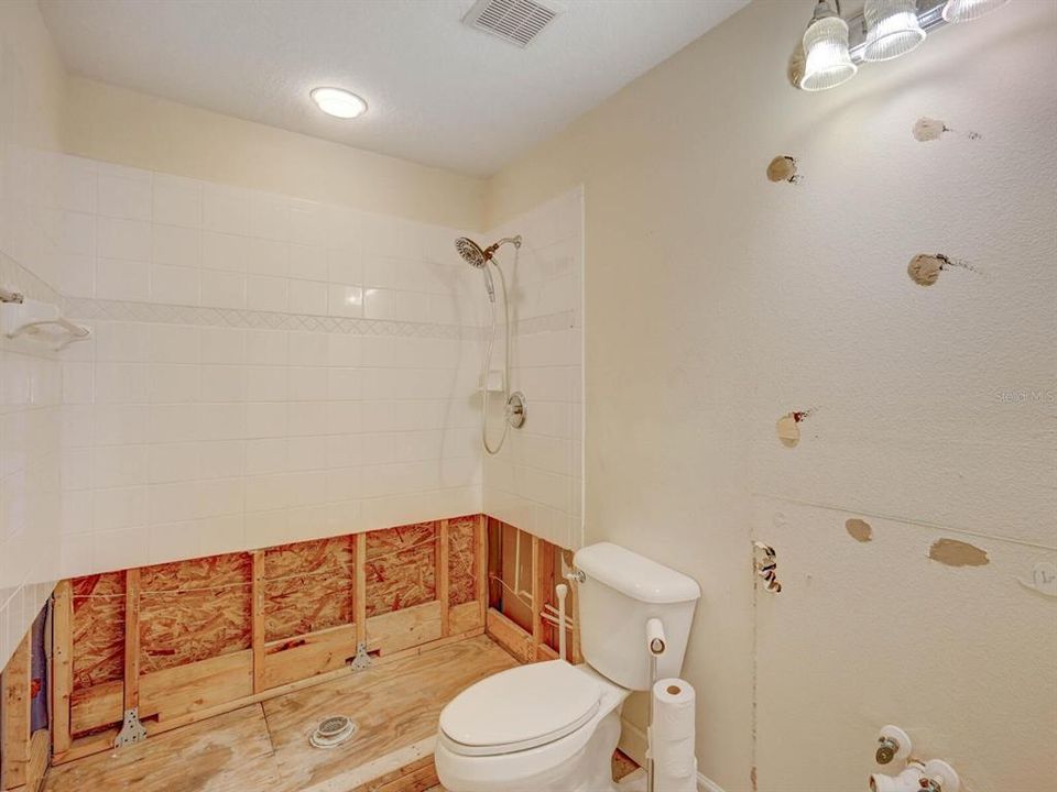 待售: $625,000 (4 贝兹, 2 浴室, 2450 平方英尺)