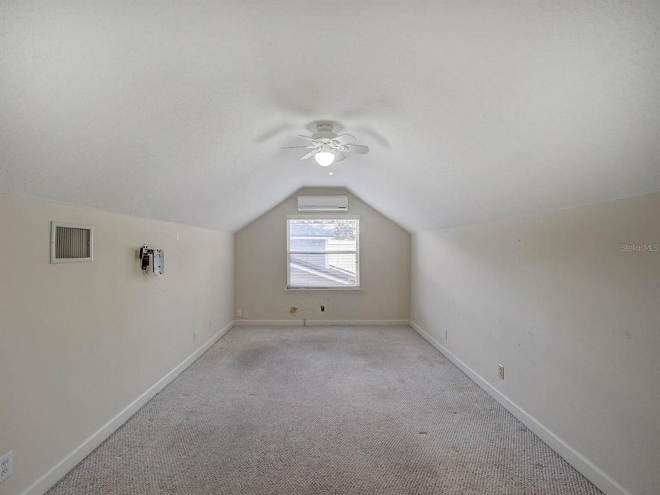 待售: $625,000 (4 贝兹, 2 浴室, 2450 平方英尺)