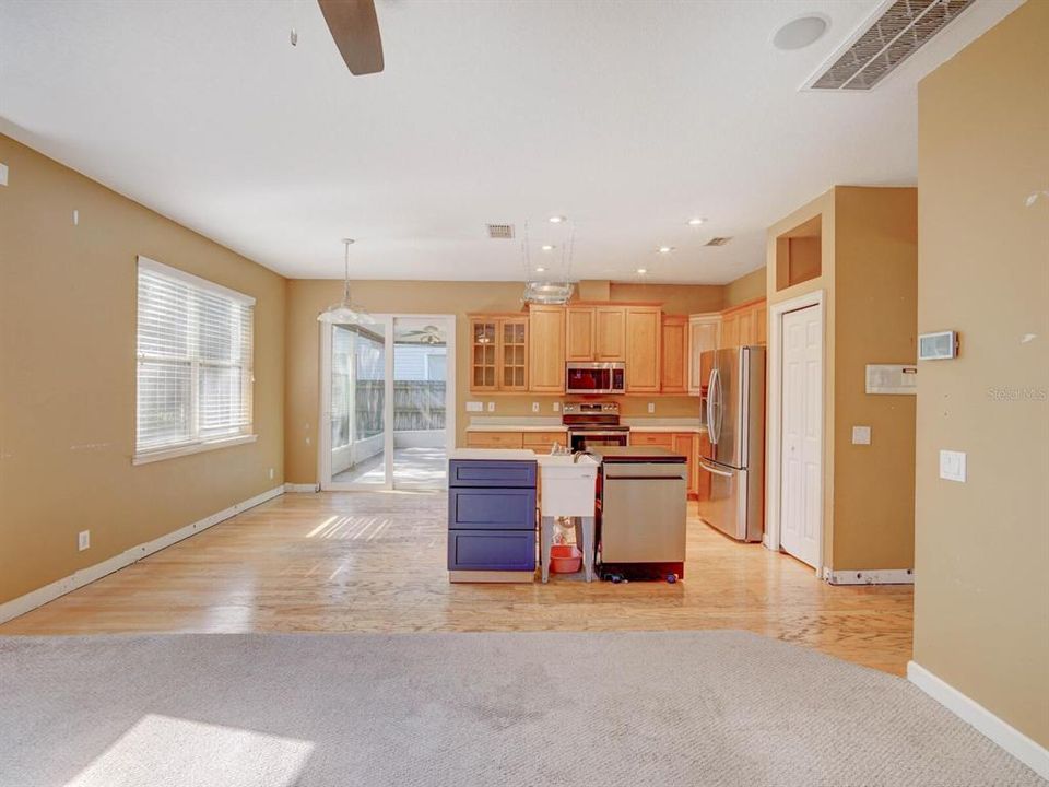 待售: $625,000 (4 贝兹, 2 浴室, 2450 平方英尺)