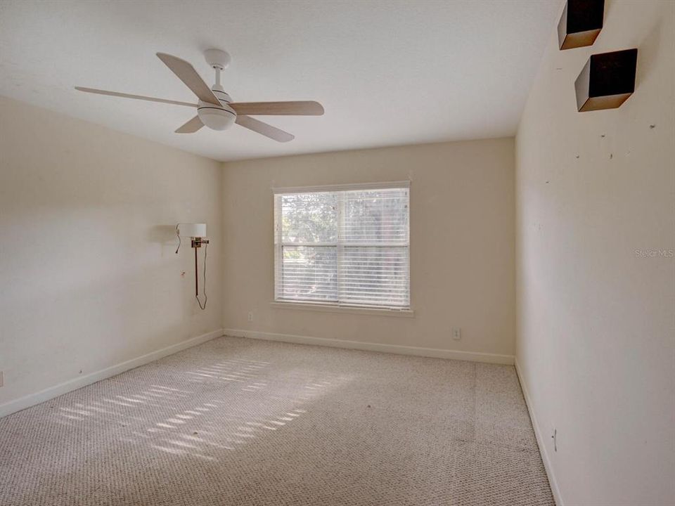 待售: $625,000 (4 贝兹, 2 浴室, 2450 平方英尺)