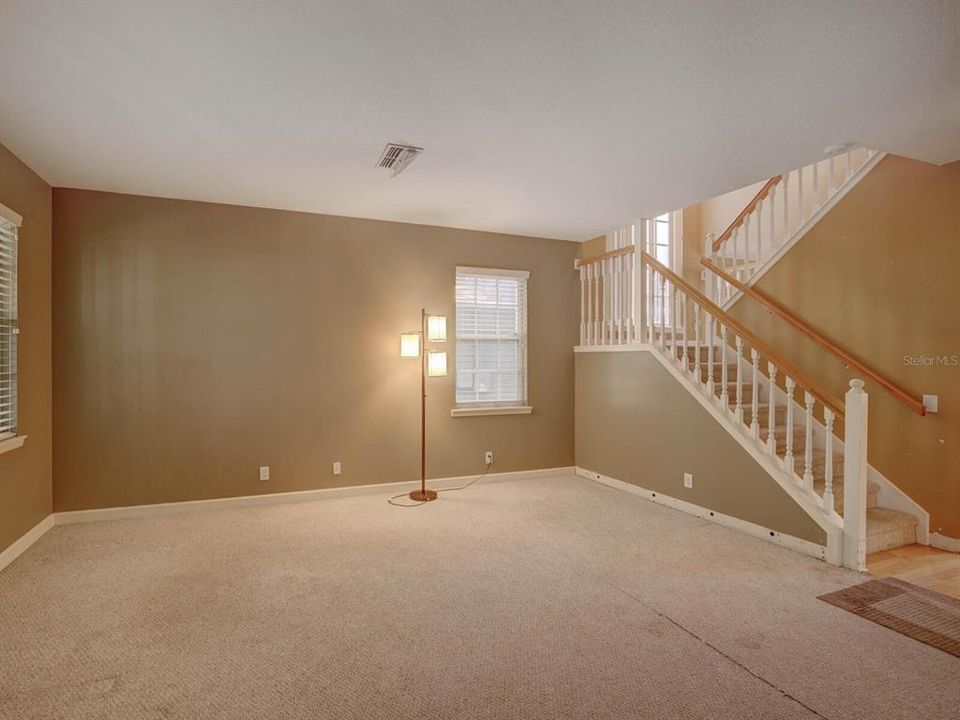 待售: $625,000 (4 贝兹, 2 浴室, 2450 平方英尺)