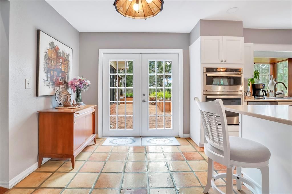 出租: $4,200 (3 贝兹, 3 浴室, 3285 平方英尺)