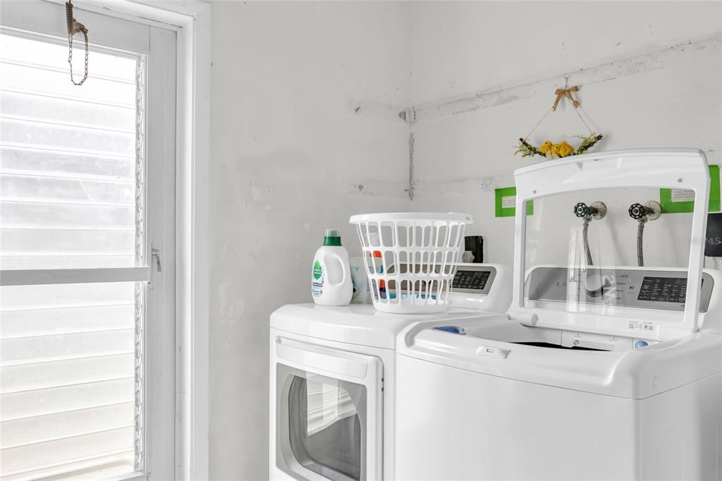 For Sale: $390,000 (2 beds, 2 baths, 1508 Square Feet)