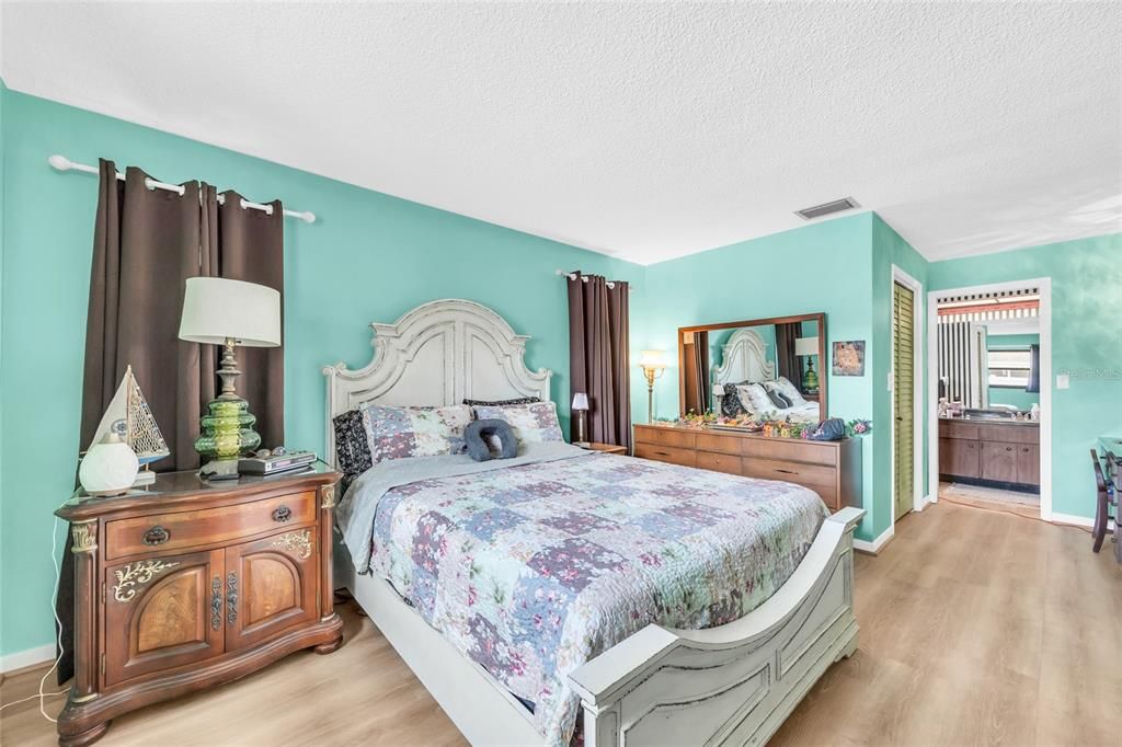 For Sale: $390,000 (2 beds, 2 baths, 1508 Square Feet)