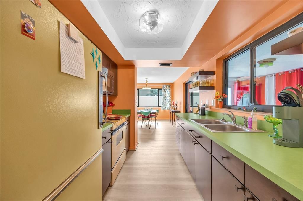 For Sale: $390,000 (2 beds, 2 baths, 1508 Square Feet)