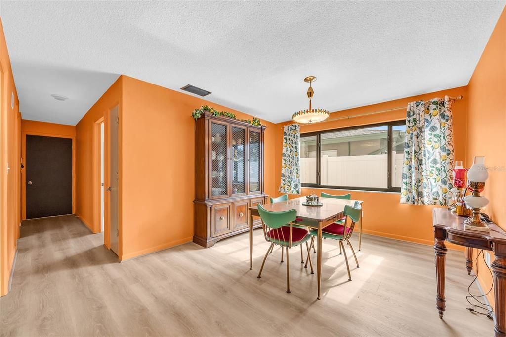 For Sale: $390,000 (2 beds, 2 baths, 1508 Square Feet)