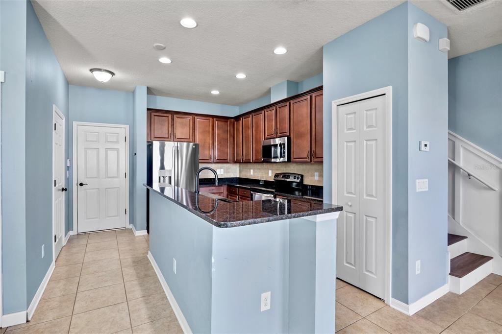 For Sale: $259,900 (3 beds, 2 baths, 1585 Square Feet)