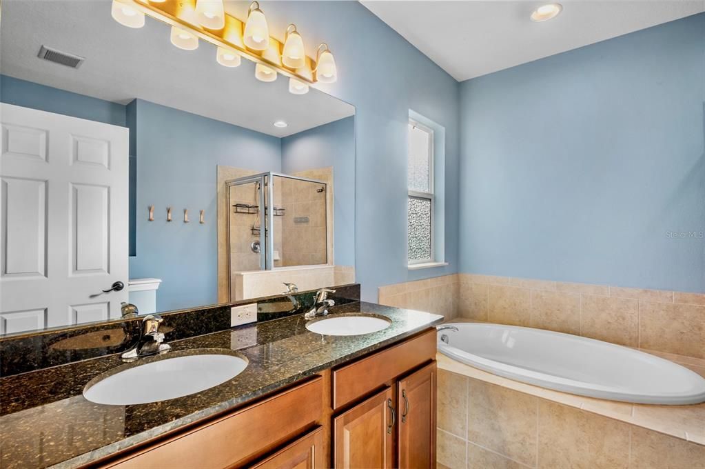 For Sale: $259,900 (3 beds, 2 baths, 1585 Square Feet)