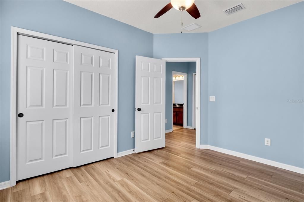 For Sale: $259,900 (3 beds, 2 baths, 1585 Square Feet)