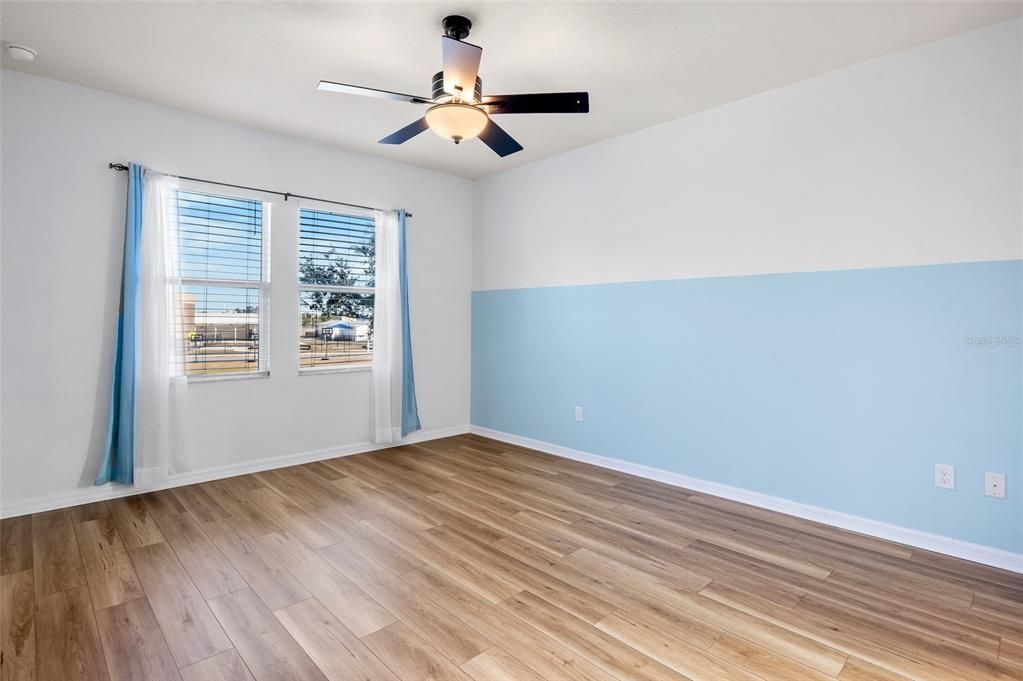 For Sale: $259,900 (3 beds, 2 baths, 1585 Square Feet)