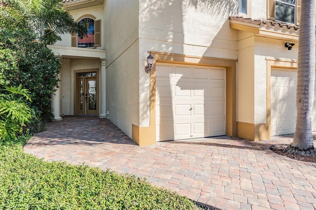 For Sale: $875,000 (4 beds, 3 baths, 3496 Square Feet)