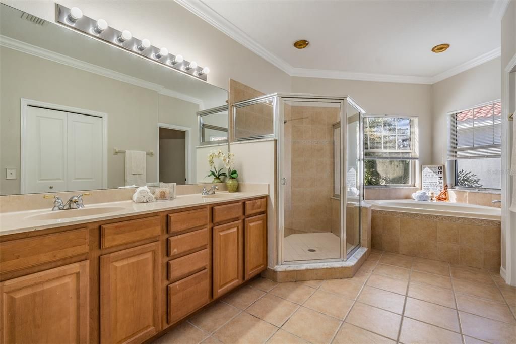 For Sale: $875,000 (4 beds, 3 baths, 3496 Square Feet)