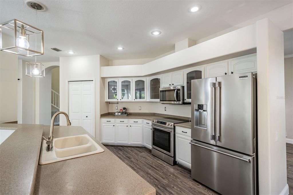 For Sale: $875,000 (4 beds, 3 baths, 3496 Square Feet)