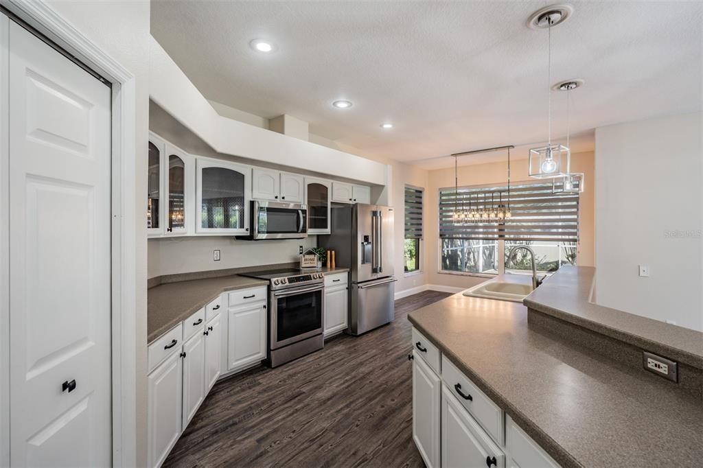 For Sale: $875,000 (4 beds, 3 baths, 3496 Square Feet)