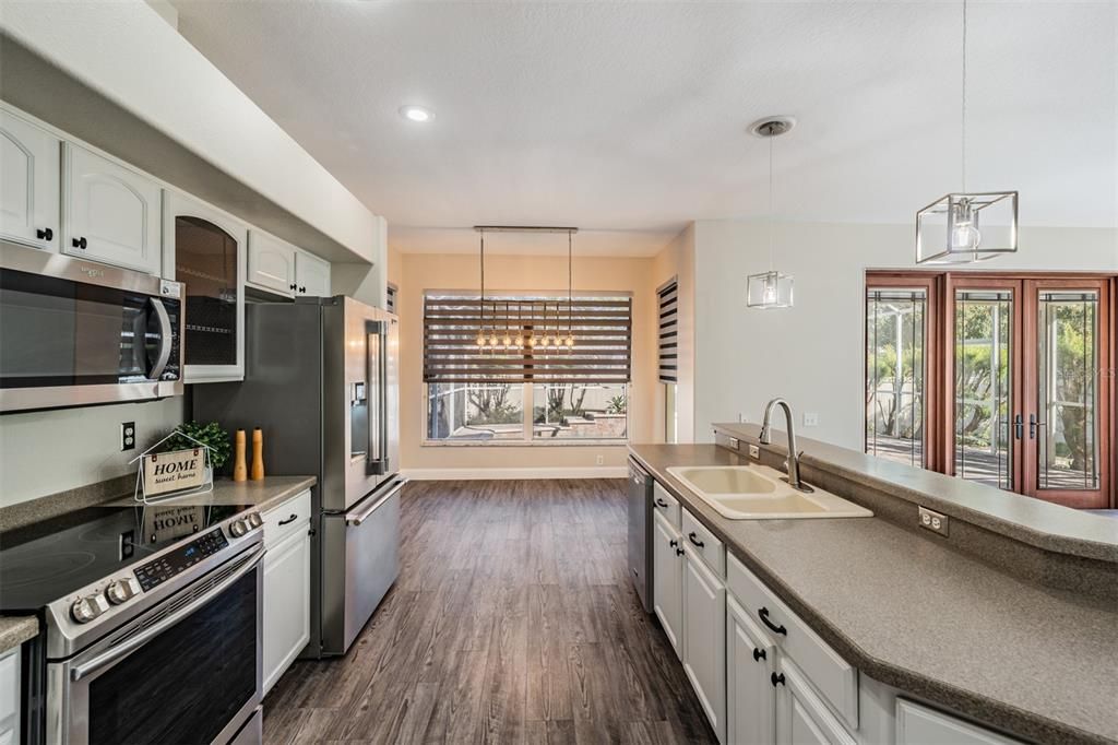 For Sale: $875,000 (4 beds, 3 baths, 3496 Square Feet)