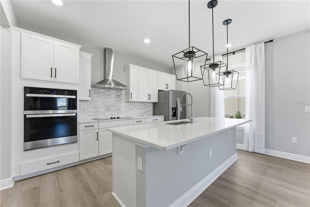 В аренду: $3,000 (4 спален, 2 ванн, 2082 Квадратных фут)