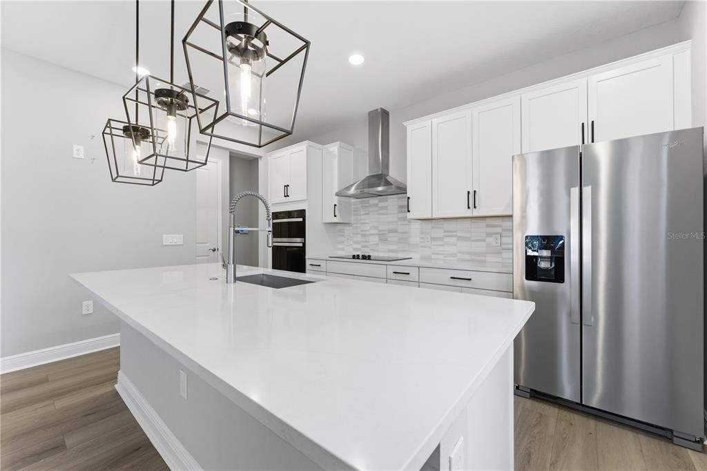 В аренду: $3,000 (4 спален, 2 ванн, 2082 Квадратных фут)