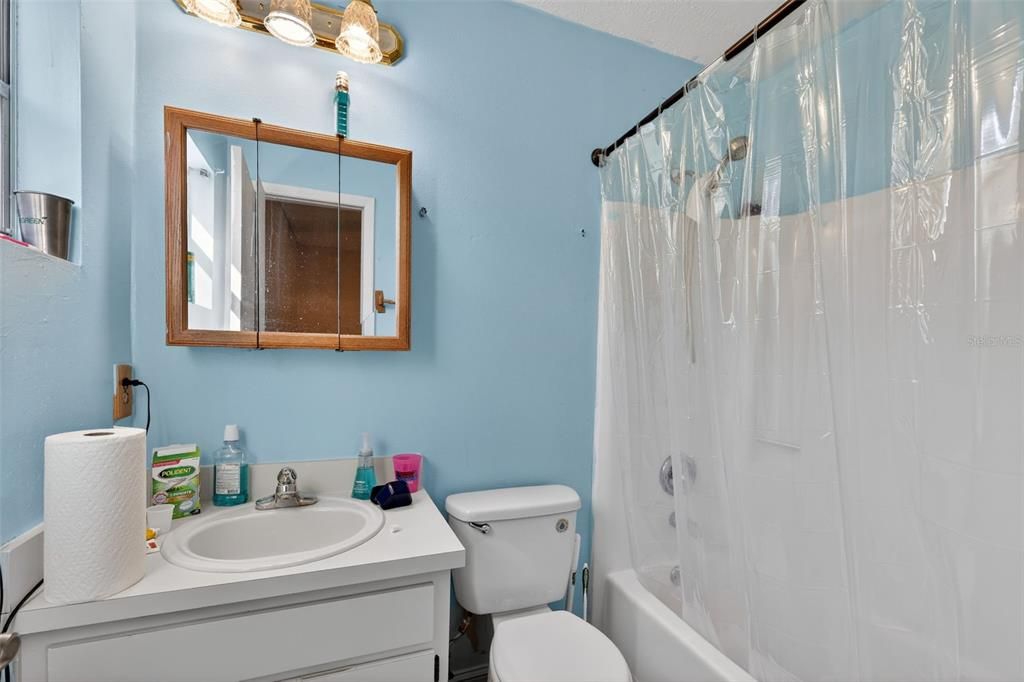 На продажу: $299,900 (3 спален, 2 ванн, 1200 Квадратных фут)