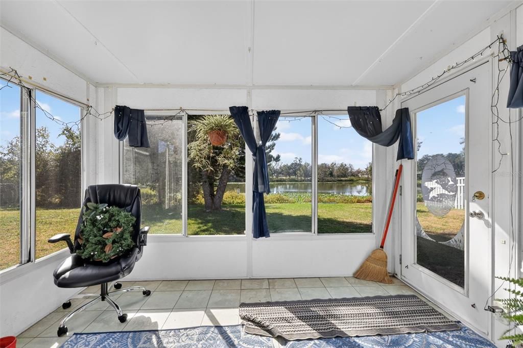 На продажу: $299,900 (3 спален, 2 ванн, 1200 Квадратных фут)