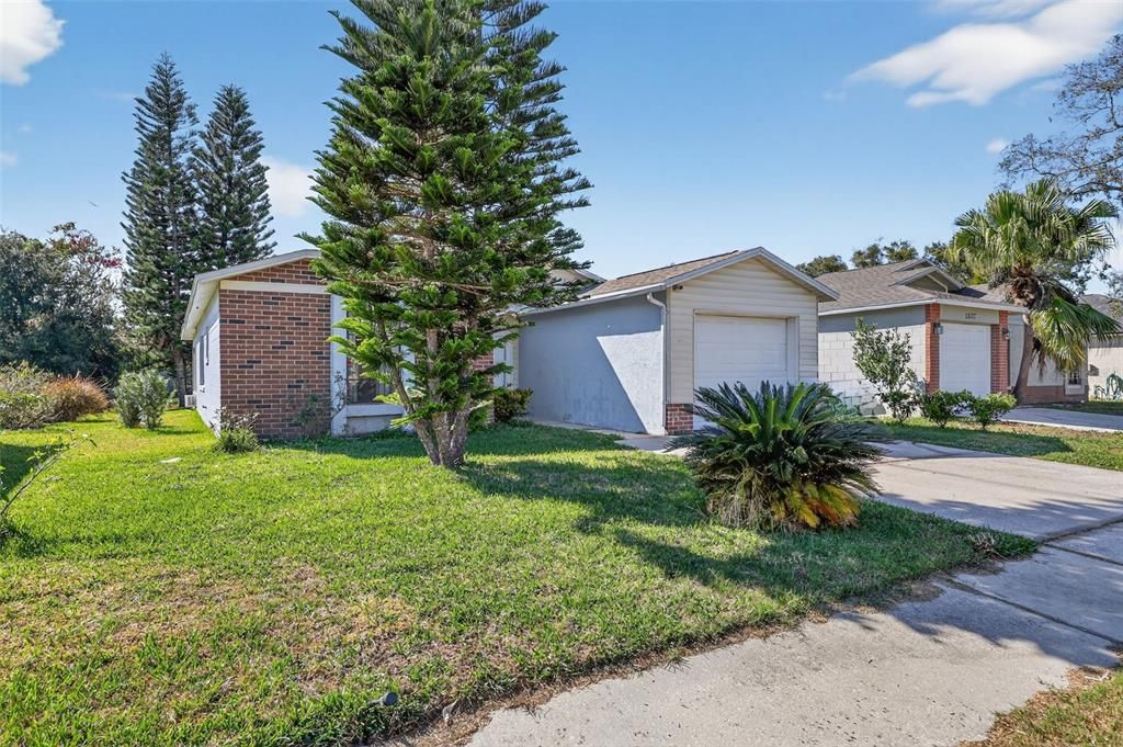 На продажу: $299,900 (3 спален, 2 ванн, 1200 Квадратных фут)