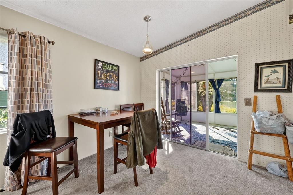 На продажу: $299,900 (3 спален, 2 ванн, 1200 Квадратных фут)