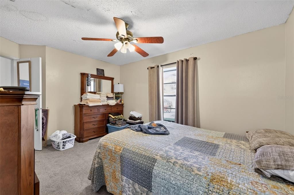 На продажу: $299,900 (3 спален, 2 ванн, 1200 Квадратных фут)